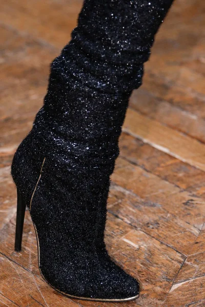 Look 19